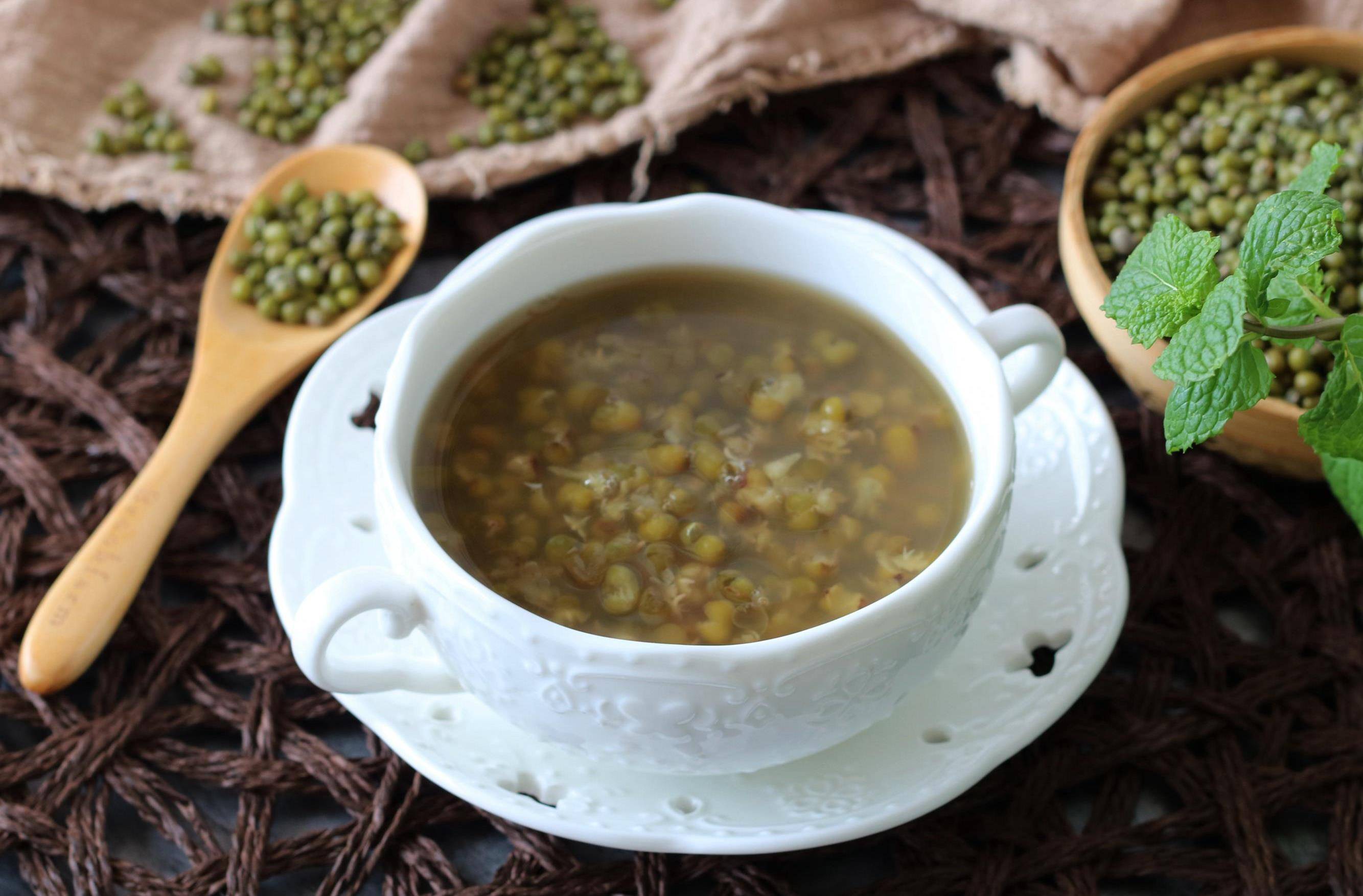 熬绿豆粥时,多做这一步,没有豆腥味,更容易煮开花_红糖_龙宝家_电饭煲