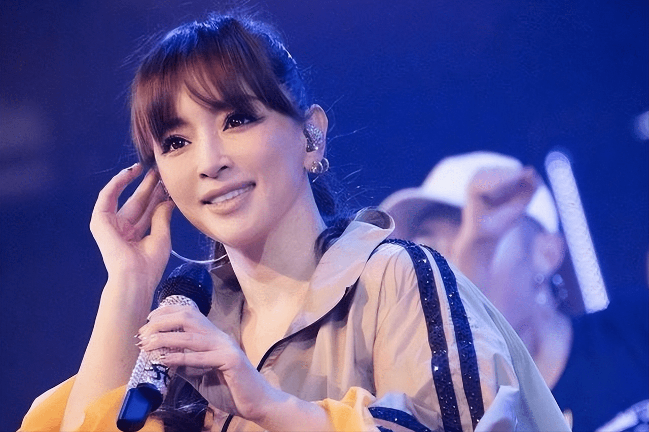 国外天后滨崎步:早年情路艰难,如今不结婚生二胎,孩子生父成谜_工作