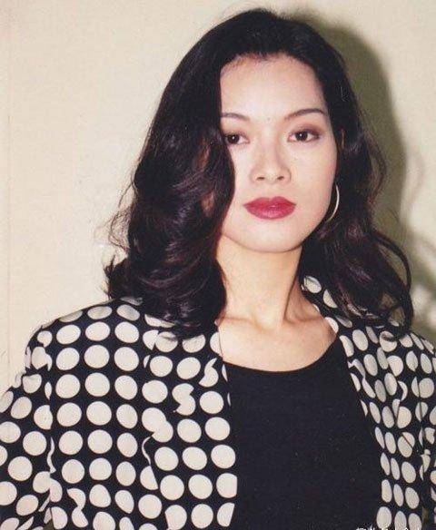 刘锦玲再辟谣,指绑架案与她无关,昔日点赞暗示刘嘉玲转嫁负面?