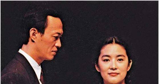 老戏骨57岁娶22岁娇妻,60岁得龙凤胎,年近古稀仍在打拼_金士杰_生活