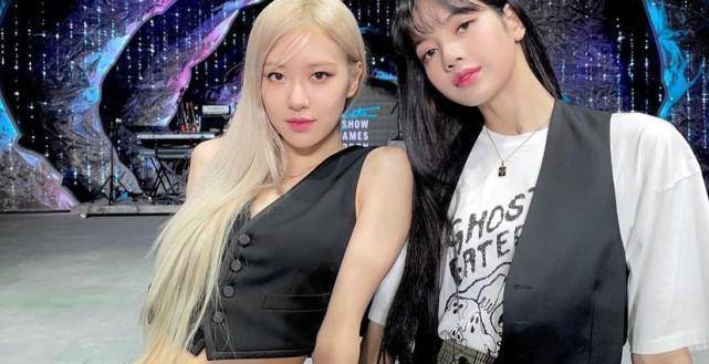 blackpink为lisa庆生,jennie最早,她好肉麻_朴彩英_金智秀_照片