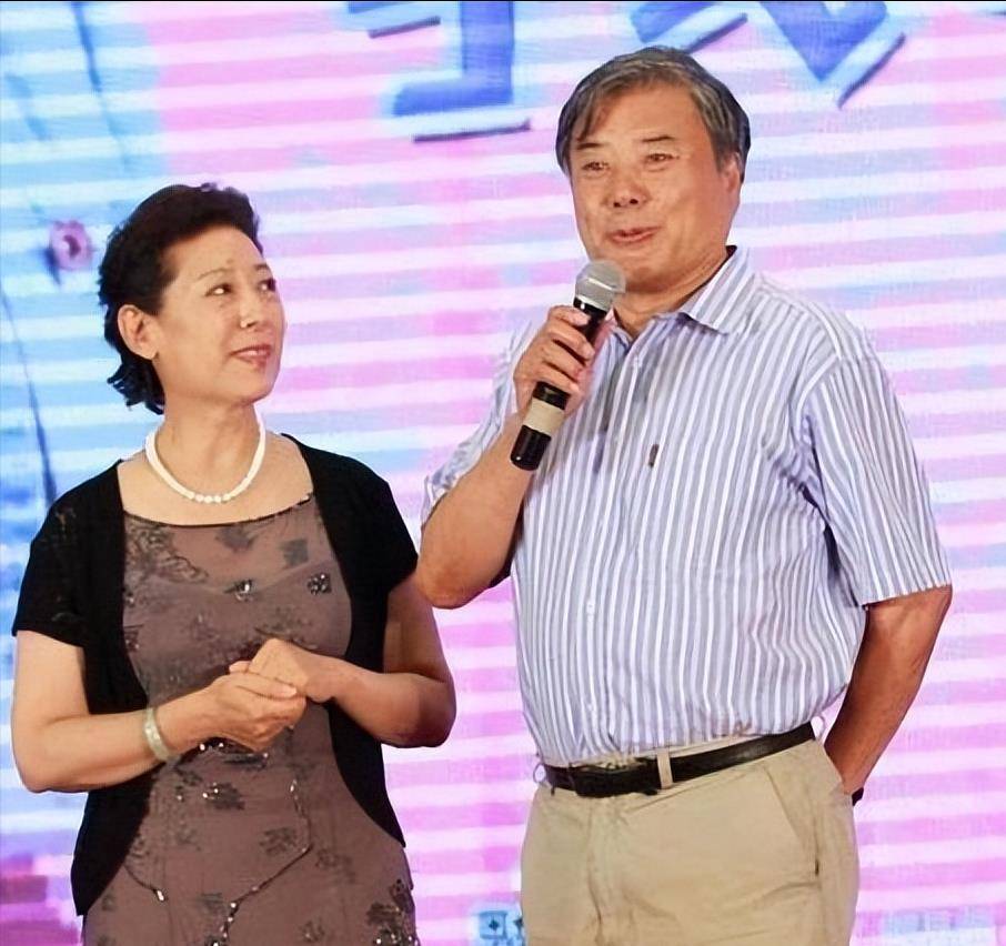 "国家一级演员"关牧村:与王星军离婚后,44岁携子嫁高官,今怎样了_弟弟