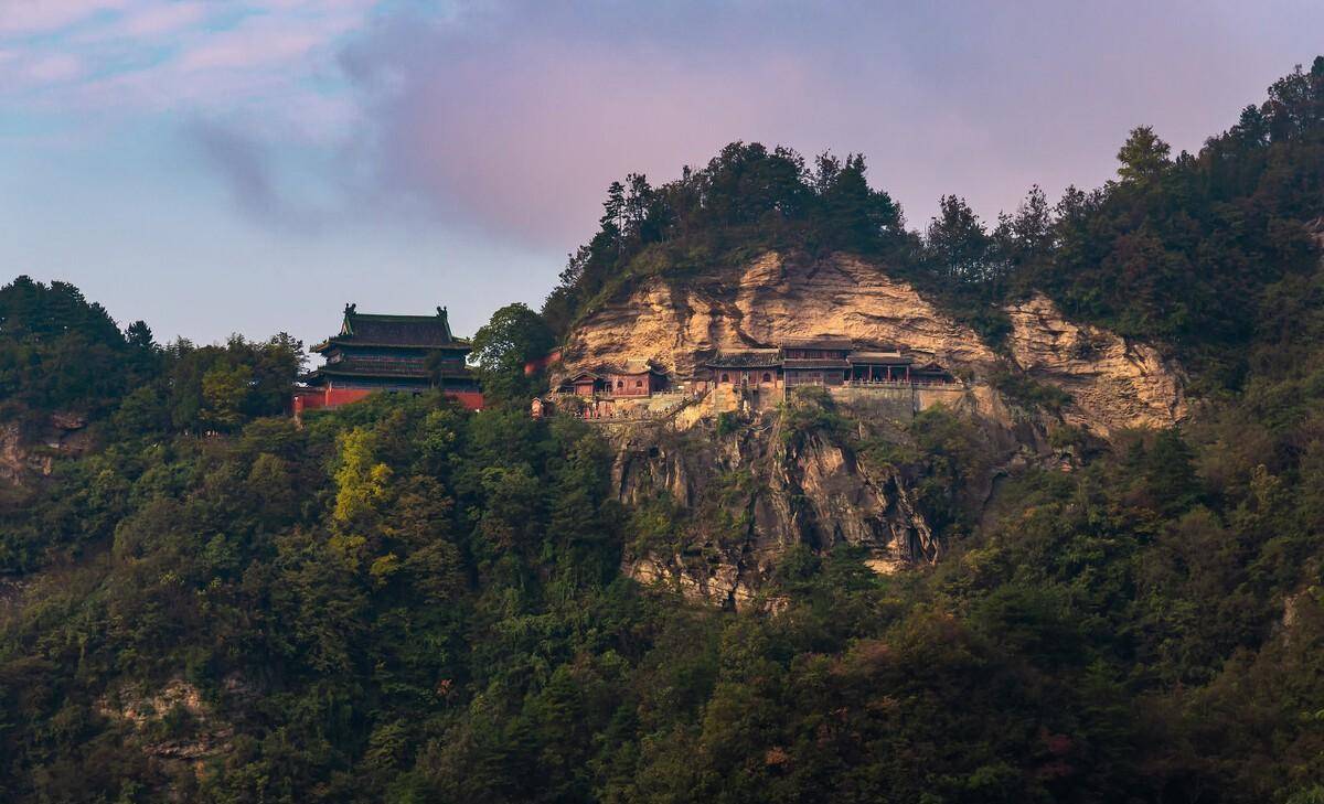 武當山|天下第一仙山,世界最美地方之一,金殿打卡長明燈!