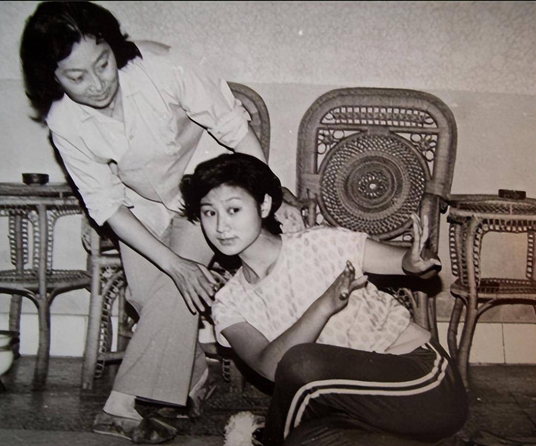 一代电影明星冯喆:婚姻不幸悲情早逝,癌症妻子临终有忏悔_张光茹_上海