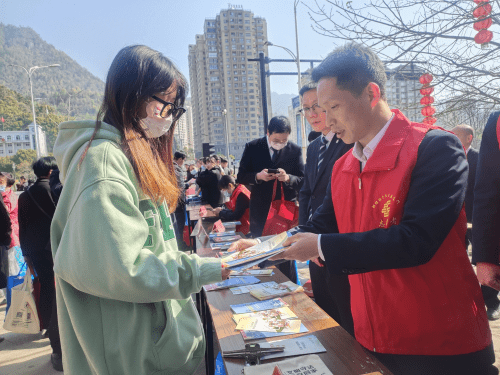 消费者权益保护系列报道：邮储银行文成县支行开展3·15活动 