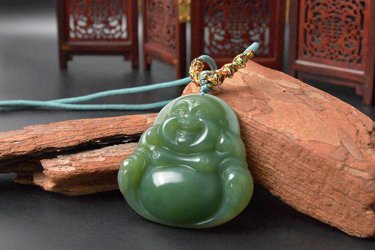 中古 河磨玉 皮色 太陽神 仿古彫刻 ペンダント 中国美術 玉佩 CL0006 古洛] 砡 「花刻玉佩」 中国古玩 透かし彫 玉器 玉彫 老和田玉 彫刻