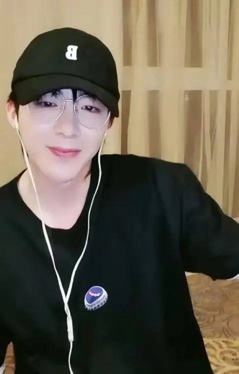 知名男星被曝塌房,已婚有娃人设崩塌,"周一见"又来了_刘宇_阳阳_回应