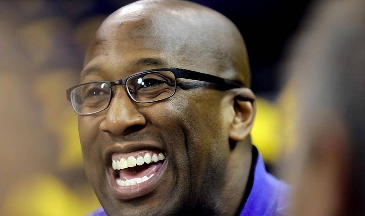 教练,开始nba教练生涯,之后先后执教于华盛顿奇才队,圣安东尼奥马刺队