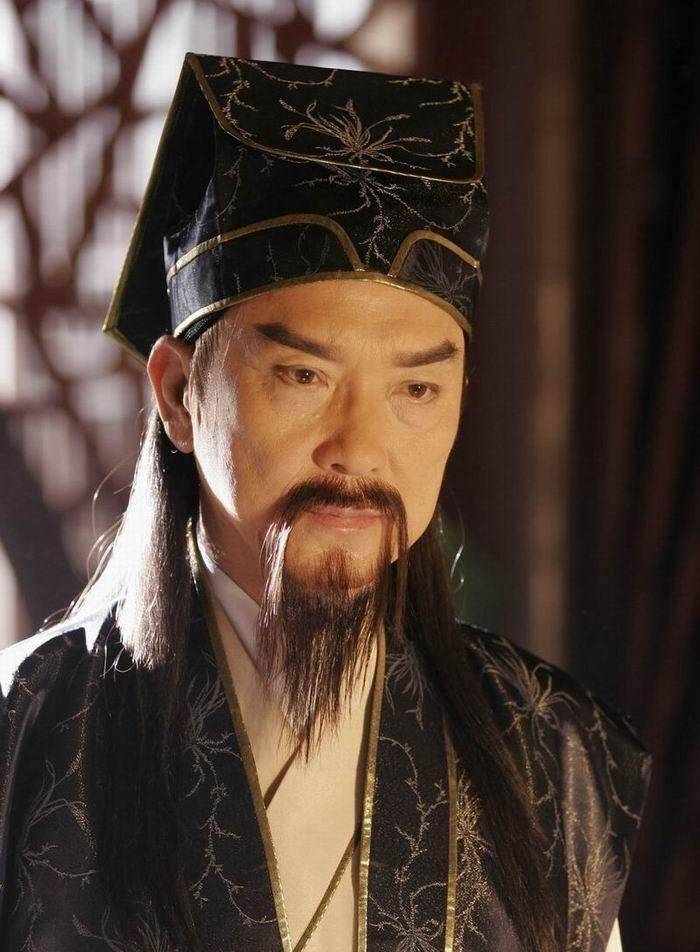 这个公孙策,是虚构的师爷流行于明清时期,有专职的刑名师爷,钱谷师爷