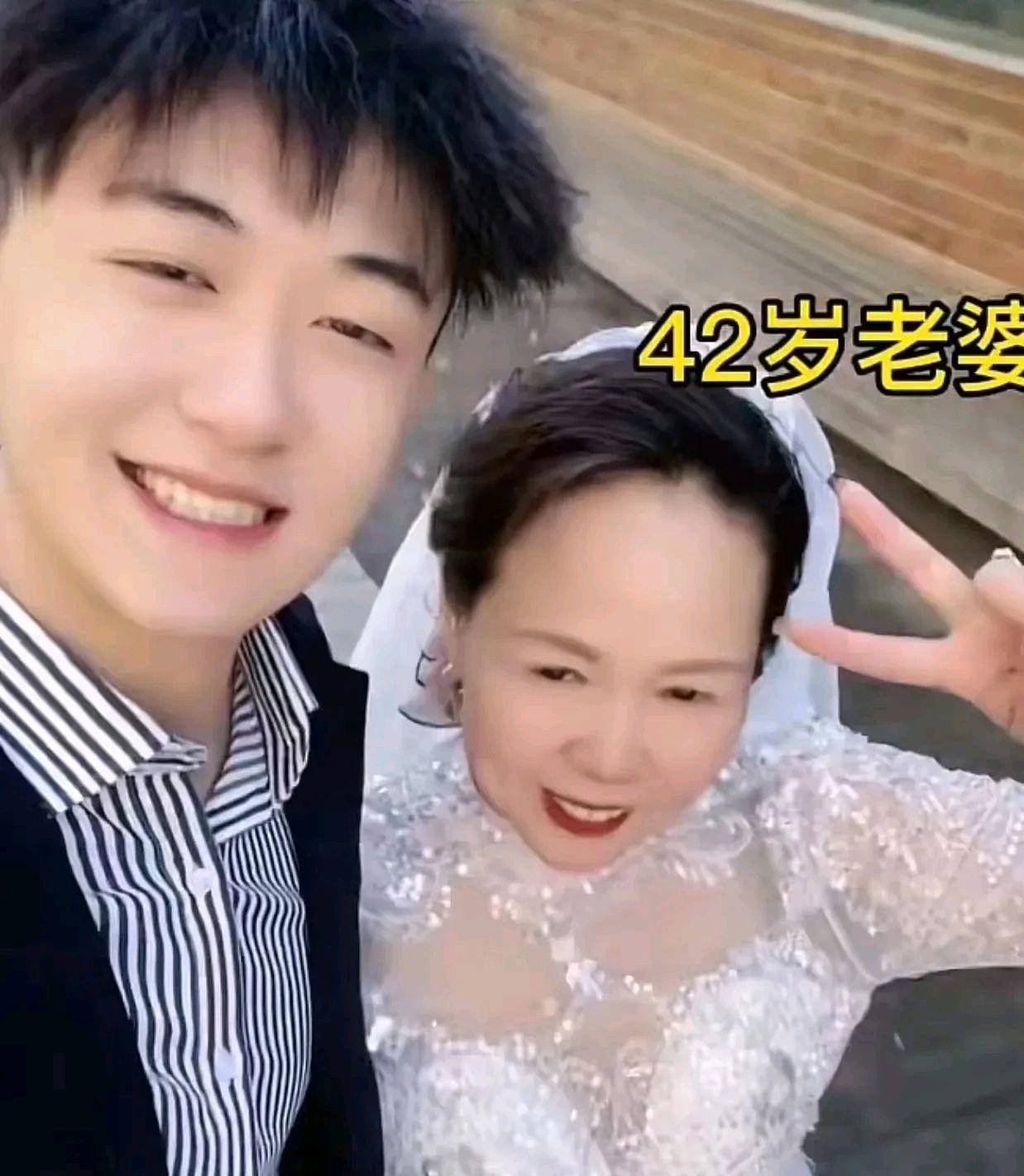 上海22岁小伙娶42岁富婆:董事长遇上刚懂事,还想生孩子!
