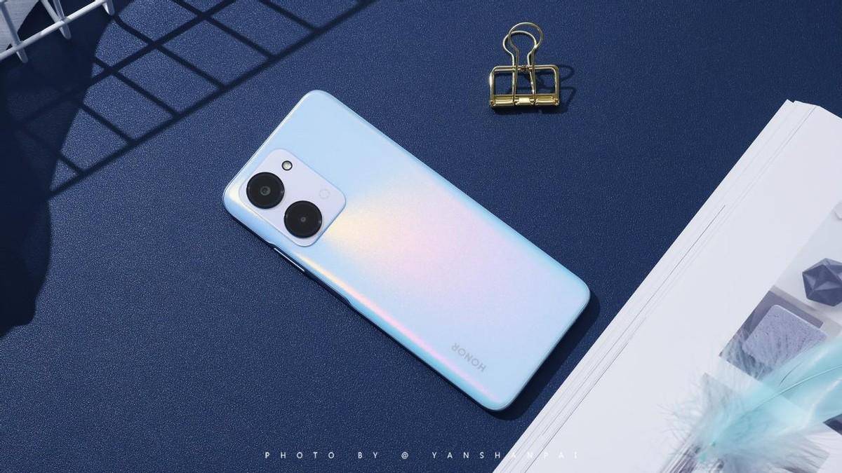 6000mah长续航天生可靠,长续航高品质5g入门手机荣耀play7t图赏_支持