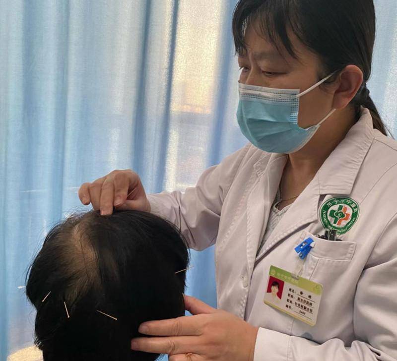 王阿姨今年68岁,身患腰椎间盘突出症20余年,10年前曾因腰痛在针灸科