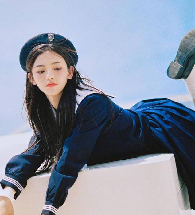 流露出傲娇的神情,超级可爱_张脸_节目_火箭少女