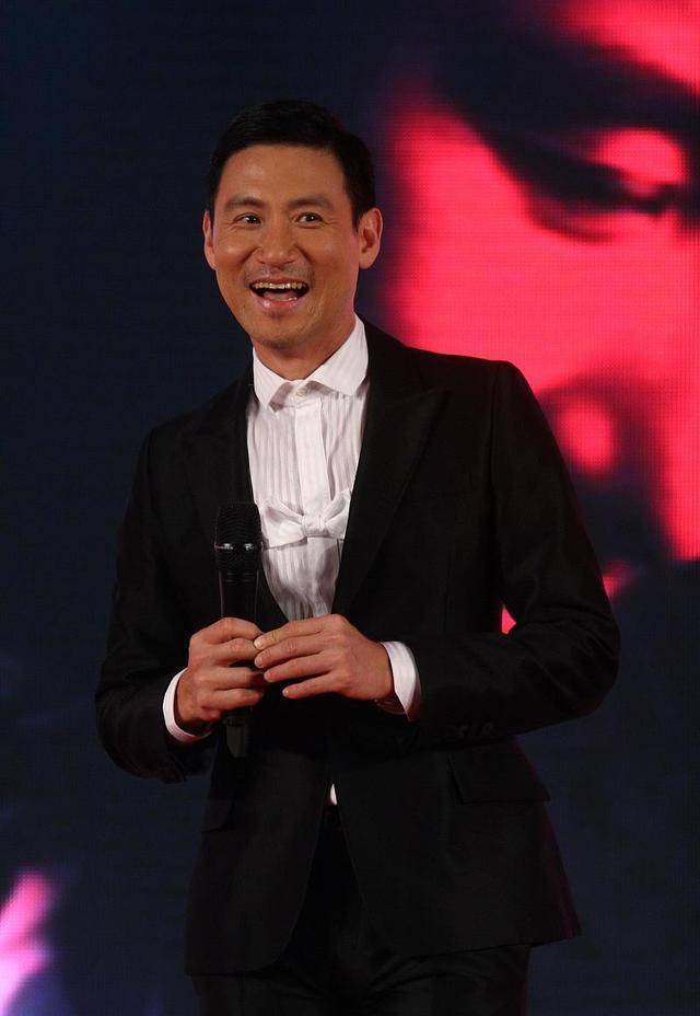 张学友因3年没有收入,卖掉3.6亿豪宅,"过气"香港明星有多惨?