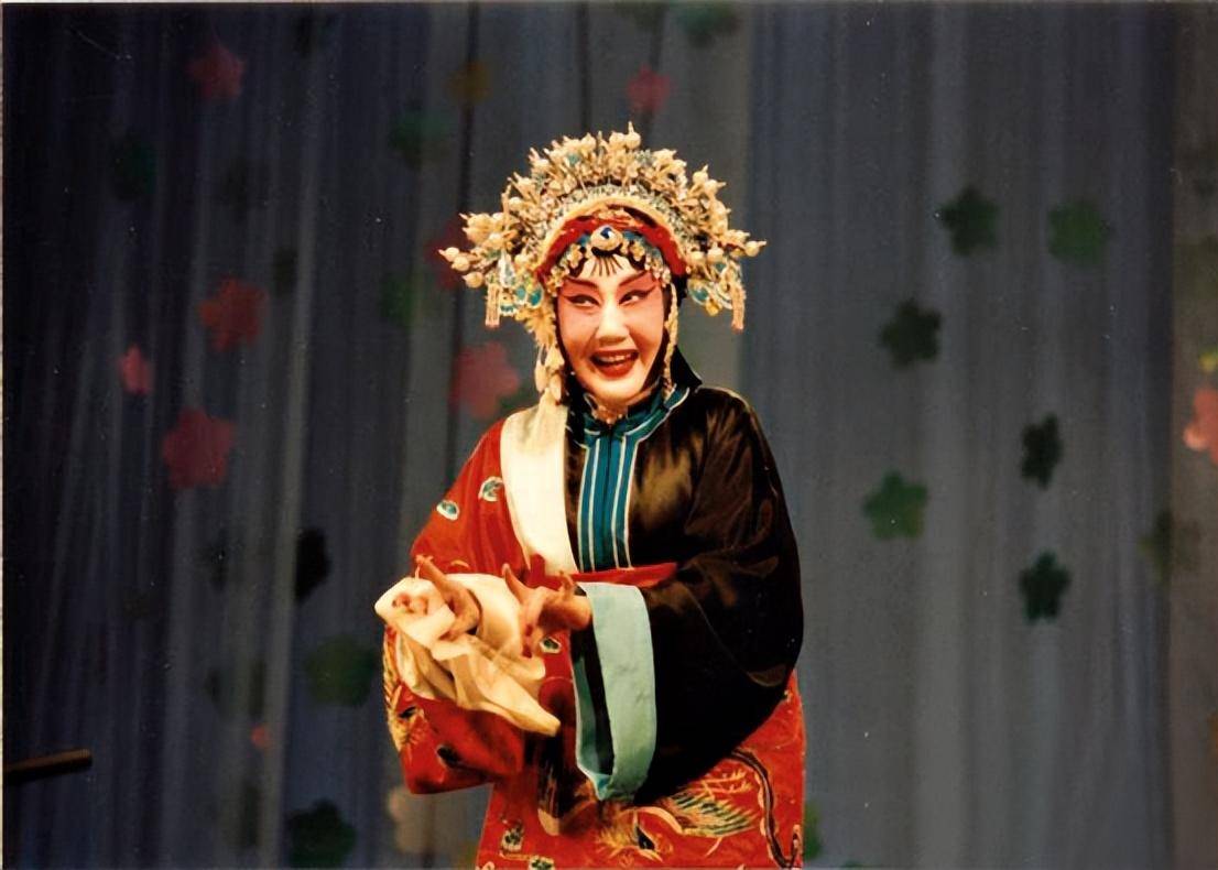 著名演员卢桂兰:前夫悲情离世,再婚带儿子嫁给知名特型演员_孙毓敏