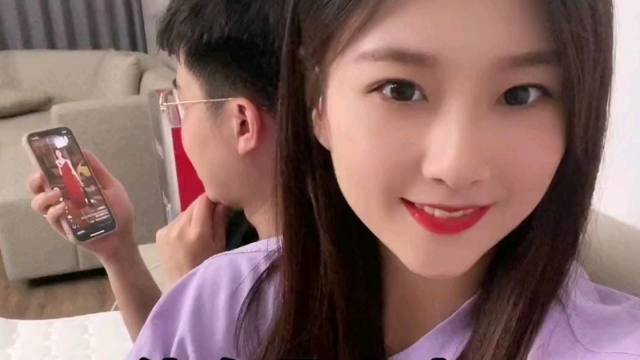 苏宁与春晓同框,苏宁明显被比下去,车模一姐位置不保_生育_事业_青春