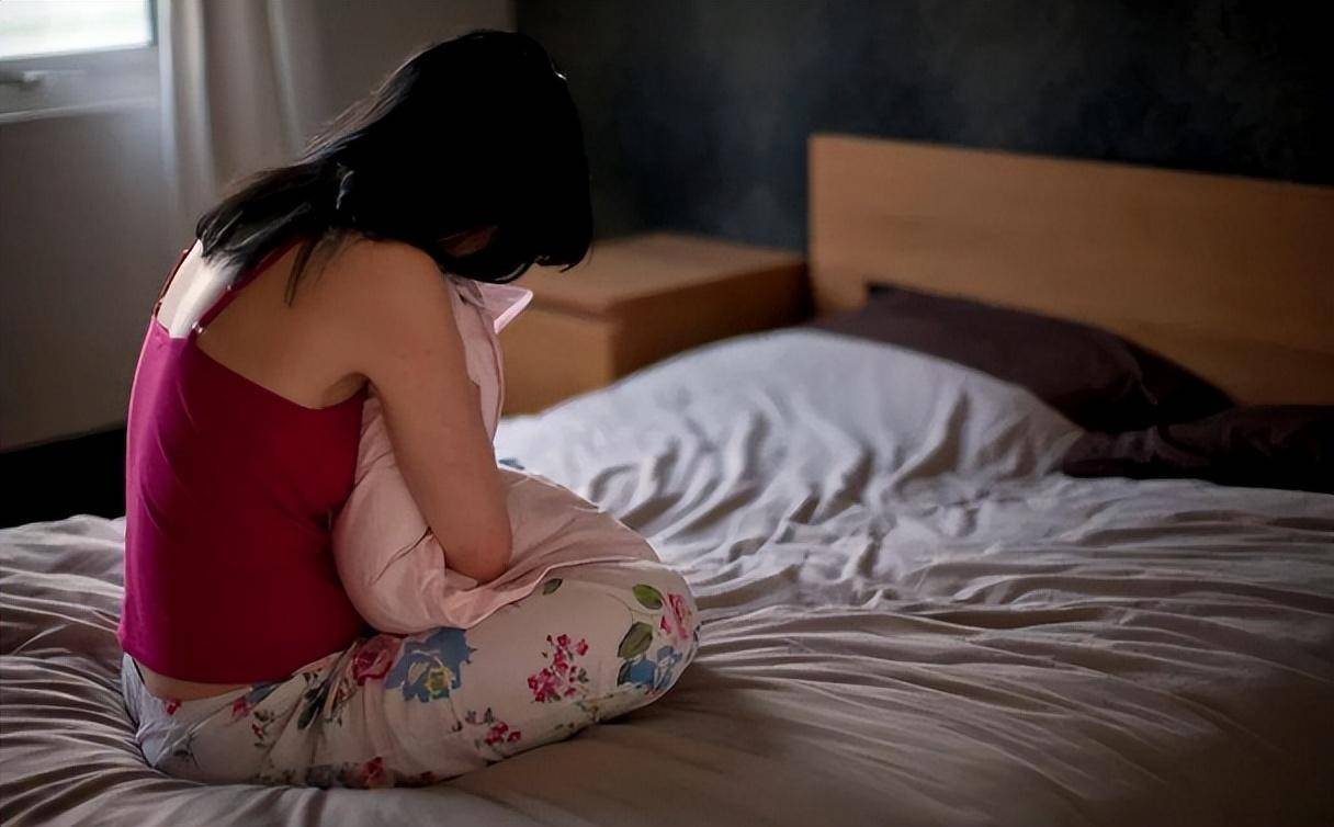 ","男女之间有没有纯粹的,我不清楚,但你老婆和这两个男同事之间怕是