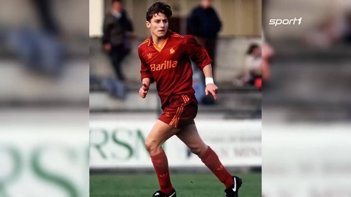 1989年13岁的他出神的望着自己卧室墙上,那张贾尼尼的海报.