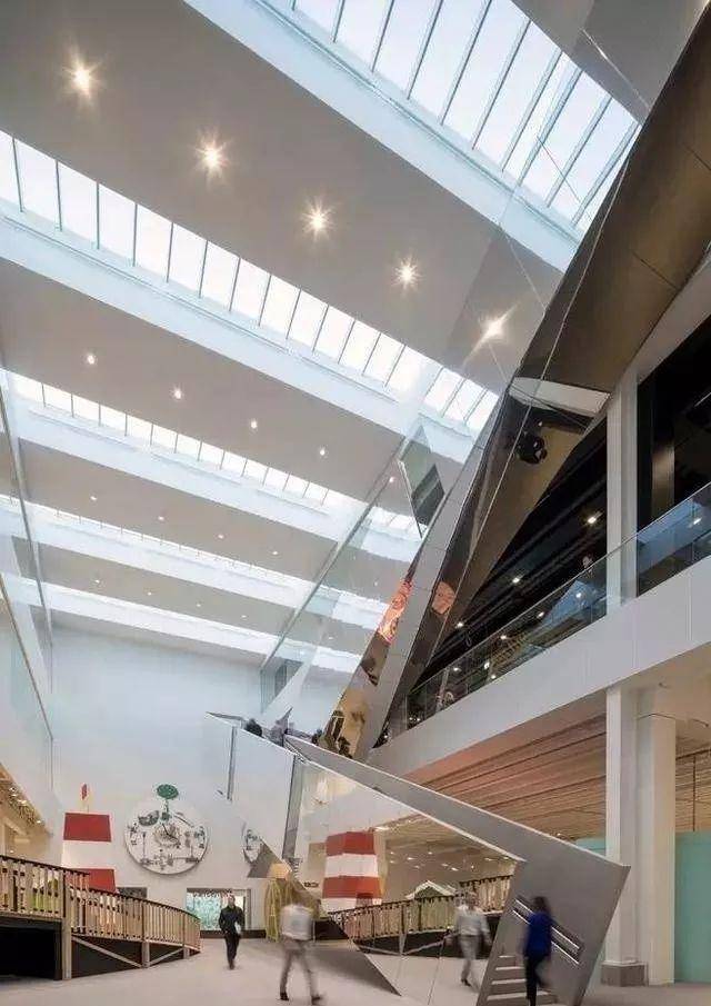 哥本哈根科学博物馆:啤酒装瓶车间华丽转身,年游客两百万_楼梯_建筑