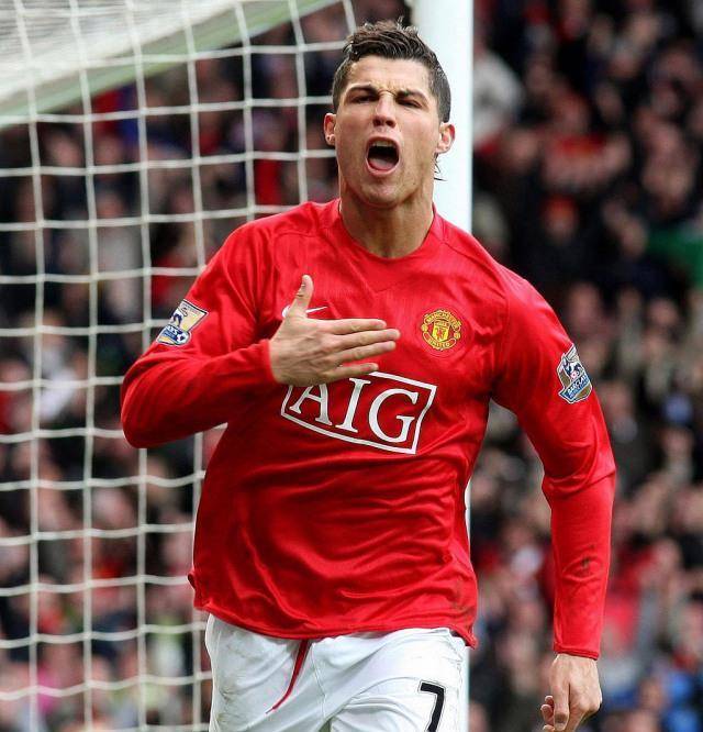 4-10名是:罗伊-基恩,坎通纳,斯科尔斯,阿兰-希勒,鲁尼,阿圭罗,兰帕德