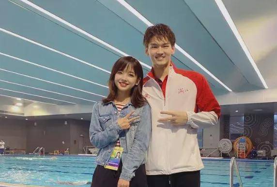 曝张继科赌博欠债,用景甜私密照相抵,曾被曝向多位艺人借钱不还_男单