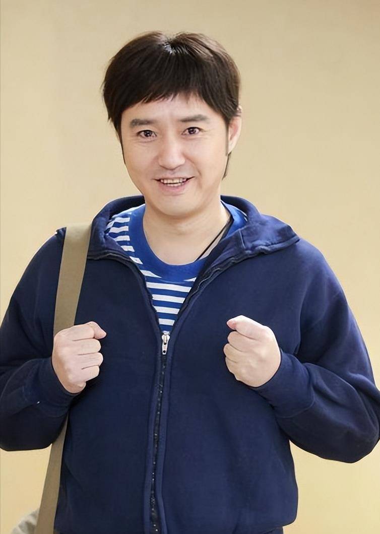 演员冯雷:48岁还不结婚,父母怀疑他有问题,他说自己是正常男人