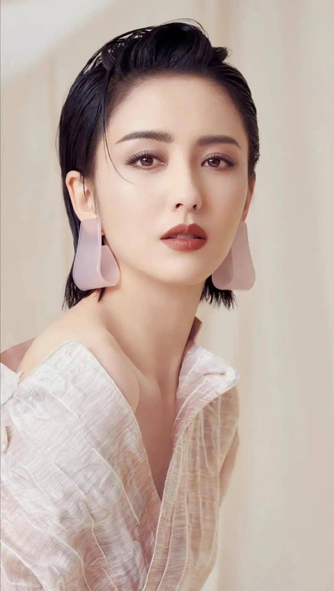 耐看女神佟丽娅,总感觉有一种独特的魅力,让人百看不厌