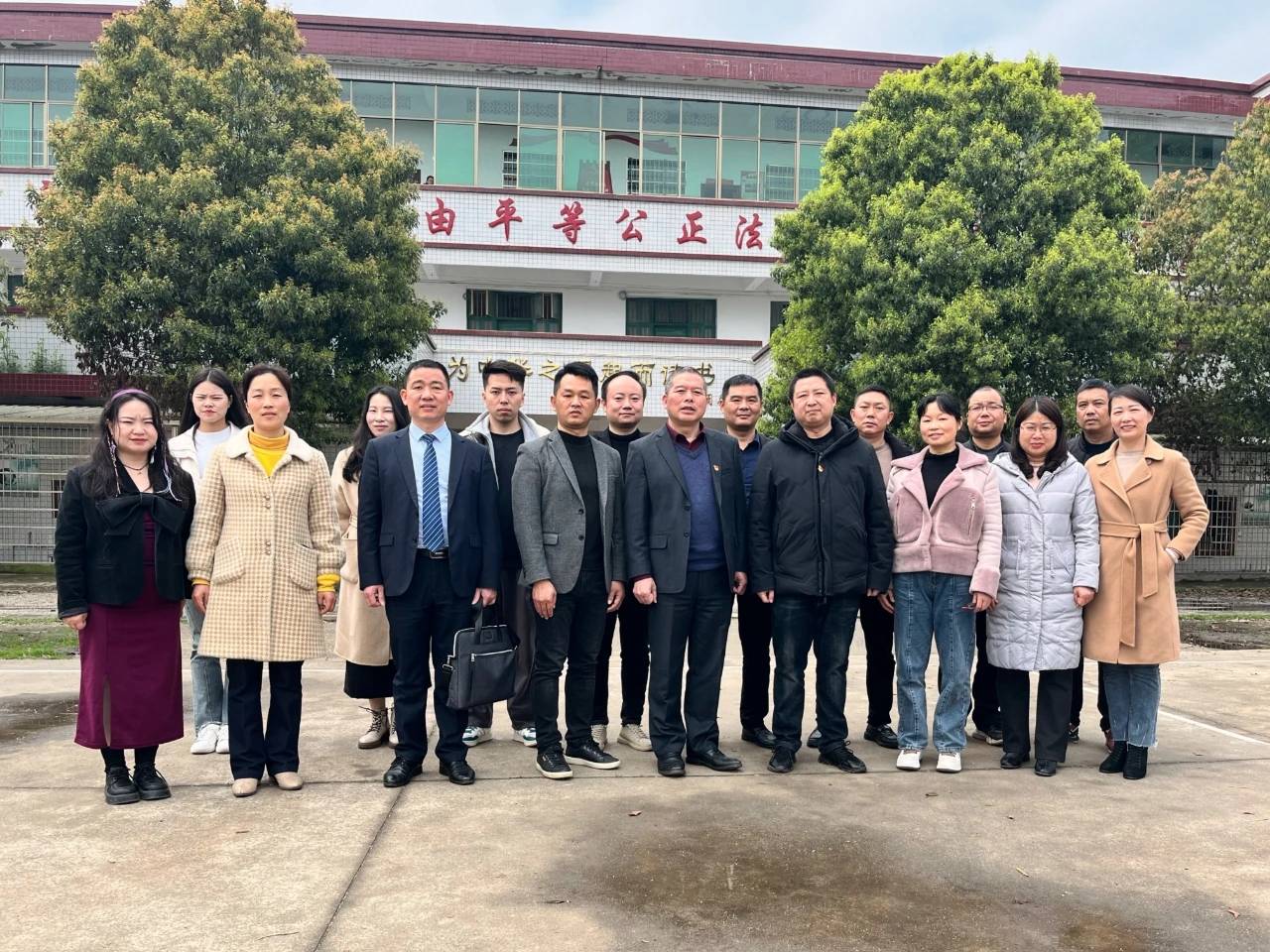 博文高级中学开展"艺术童伴"留守儿童关爱工程帮扶活动_长江镇_衡阳市