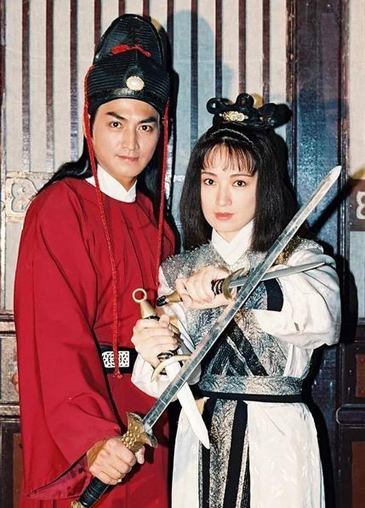 何家劲怒捶两面派港星,因展昭走红,为朋友被封杀,如今身价上亿_金超群