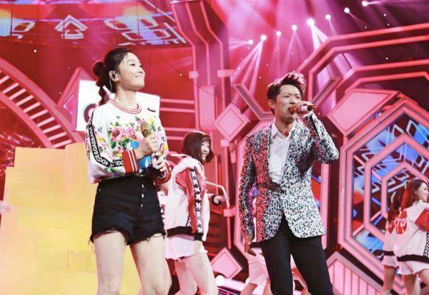 《天天向上》打喷嚏,气氛陷入尴尬,谁注意汪涵的暖心举动_凤凰传奇