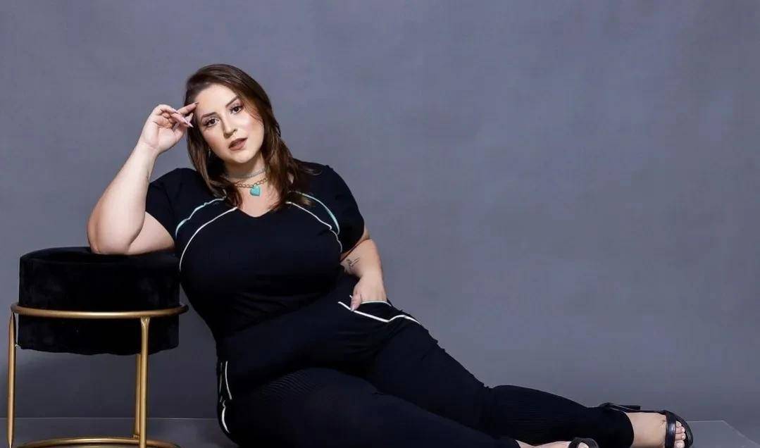 来自巴西的热情美女,大码模特:thamy kichese_身材_年纪_时候