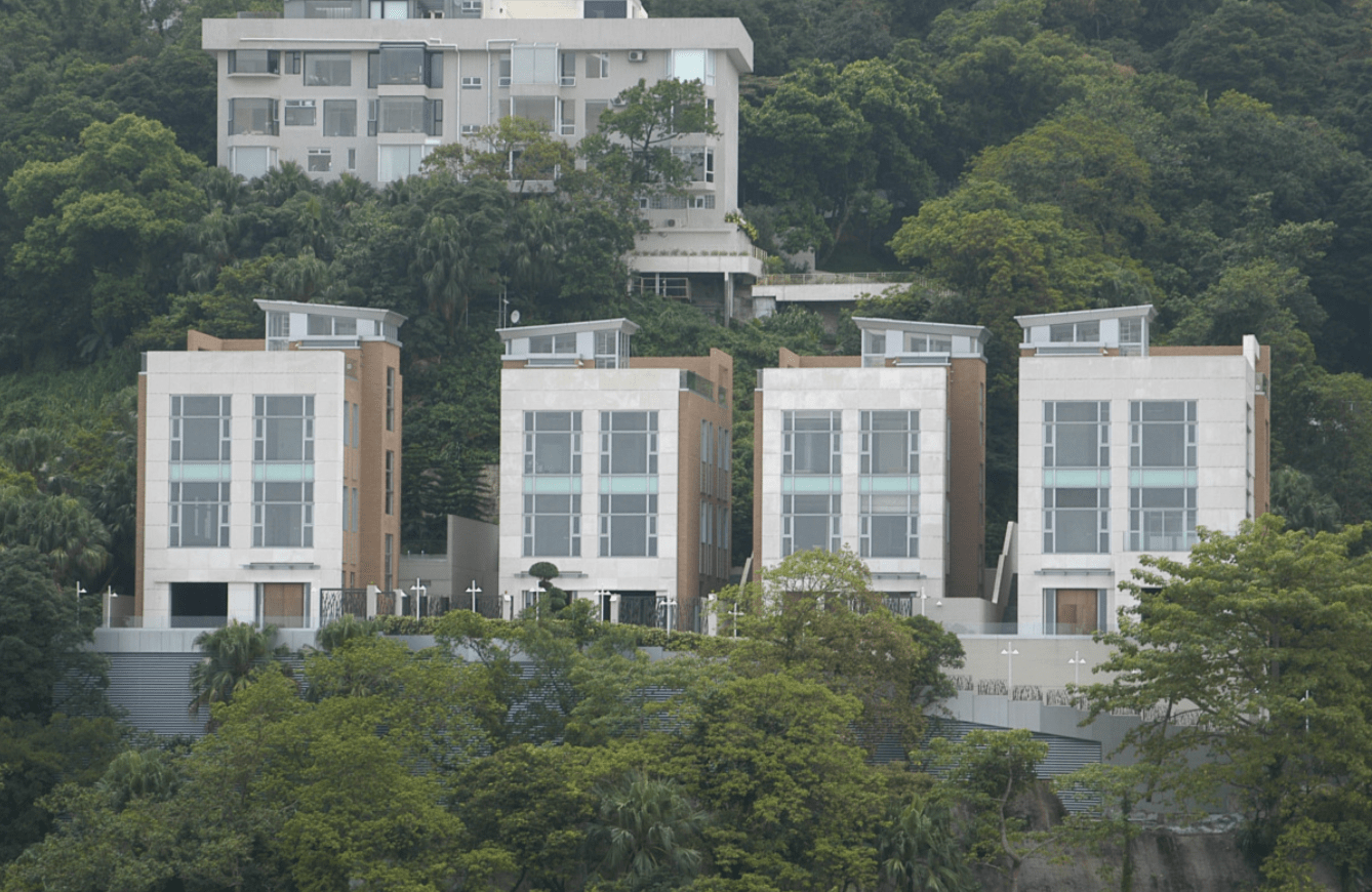 甘比罕见公开豪宅花园照,园内巨型企鹅摆设抢镜,豪宅租值739万_刘銮雄