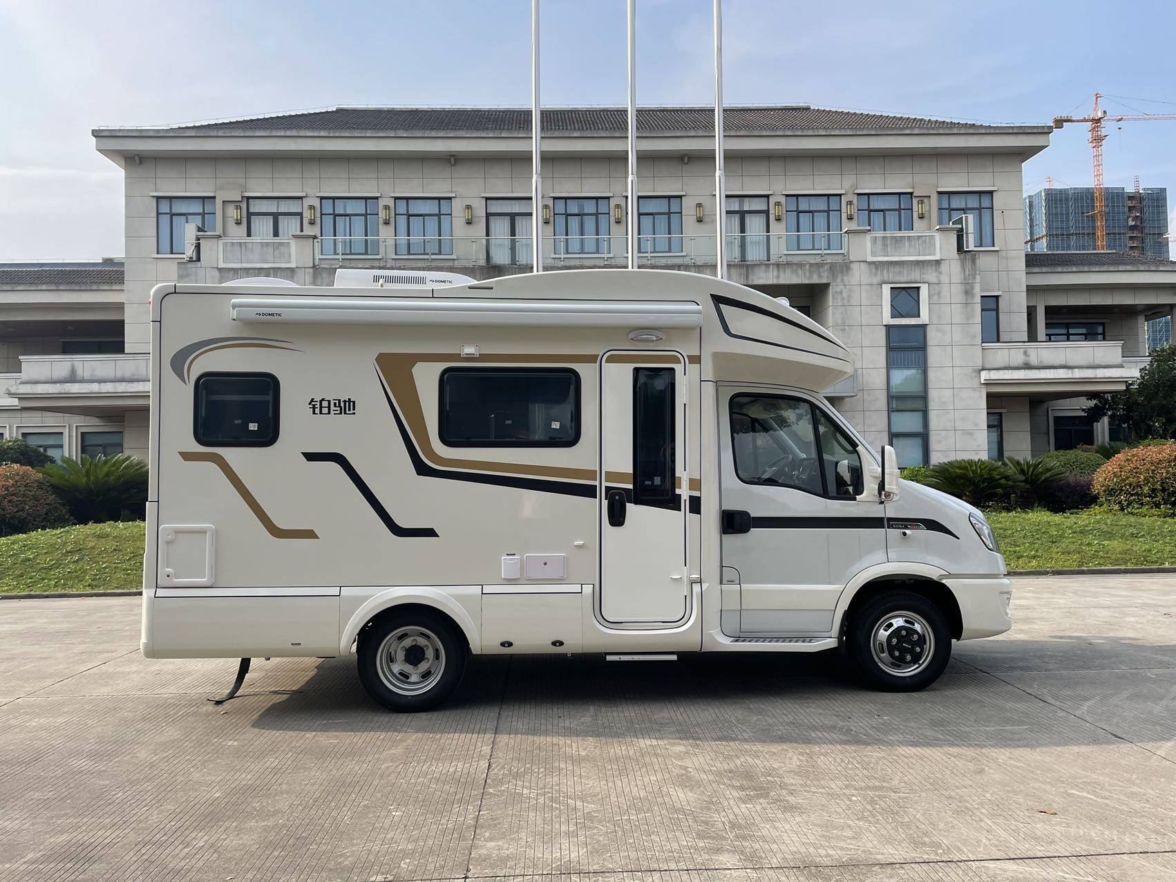 13洛阳房车展:铂驰房车梦想家无拓展,轻装出行享受自由生活!