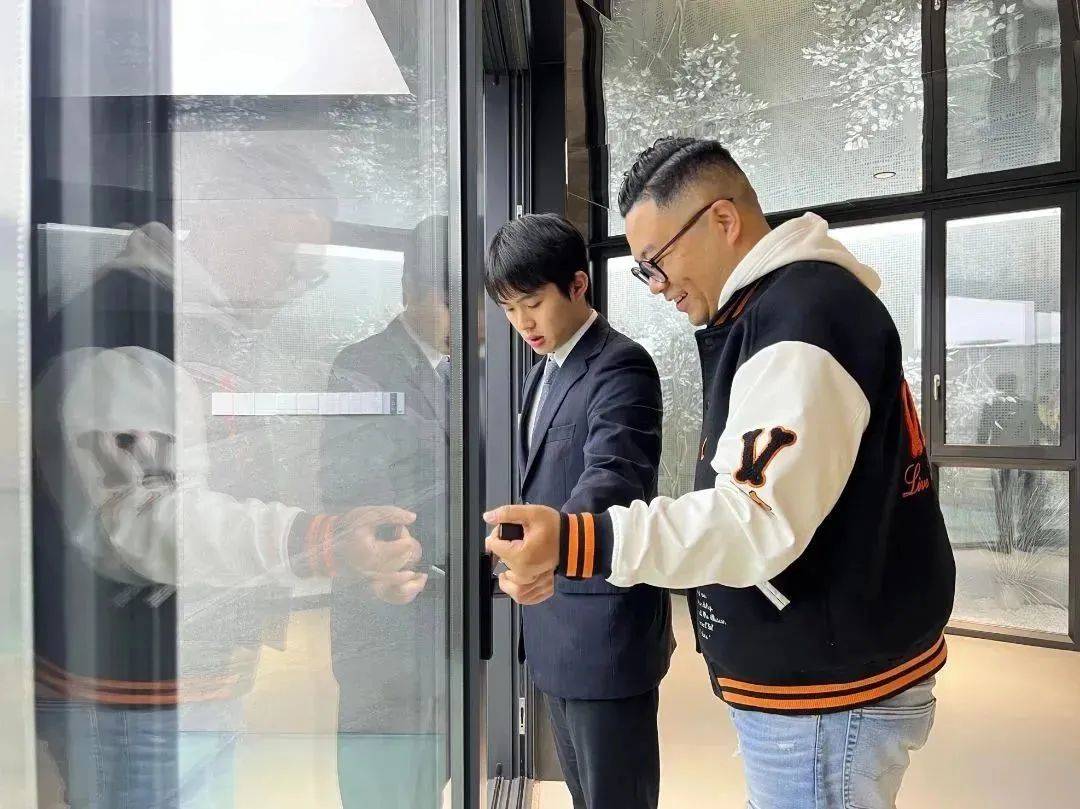 新标门窗×一兜糖 | 携手设计大咖金培,用一扇窗开启高品质生活图鉴