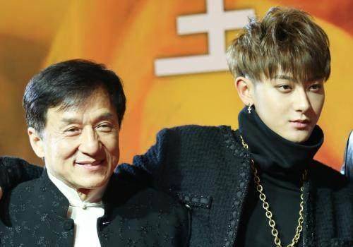 和鹿晗同时出道,拍电影大都被评为烂片,网友:成龙也带不动他_黄子韬