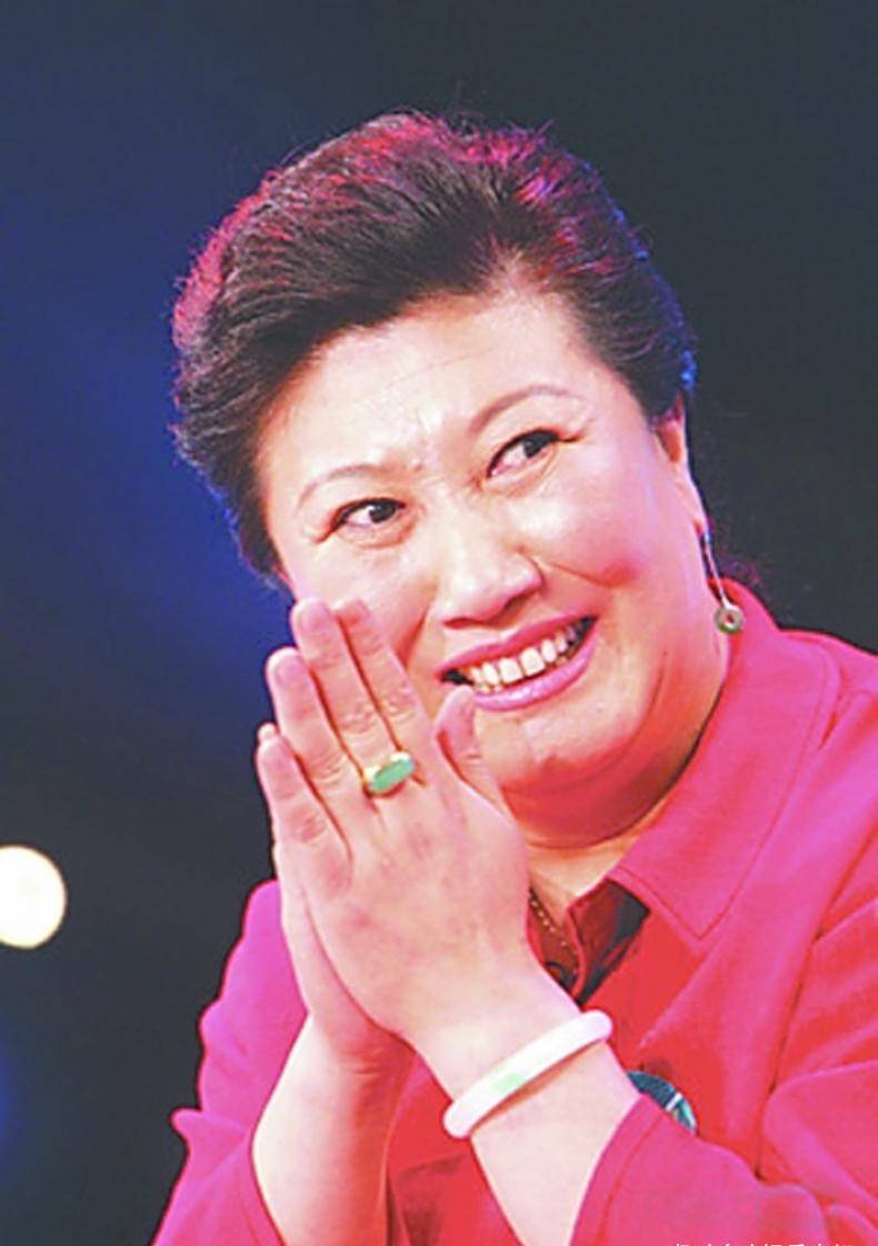 一代舞台笑星离去,女儿却一滴眼泪都没流,与昔日搭档不欢而散_高秀敏