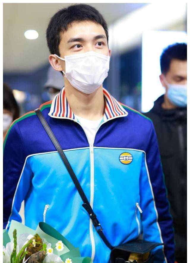 还有很多朋友告诉我像刘昊然,吴磊,曾舜晞,范丞丞等都是未来可期的男