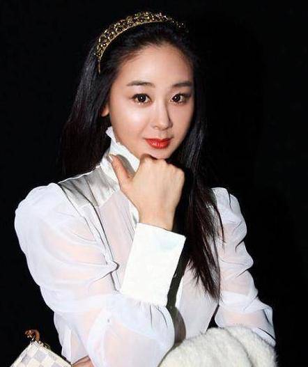 咸素媛离婚后与陈华合体直播,情商高还是为了钱?_丈夫_理由_中国