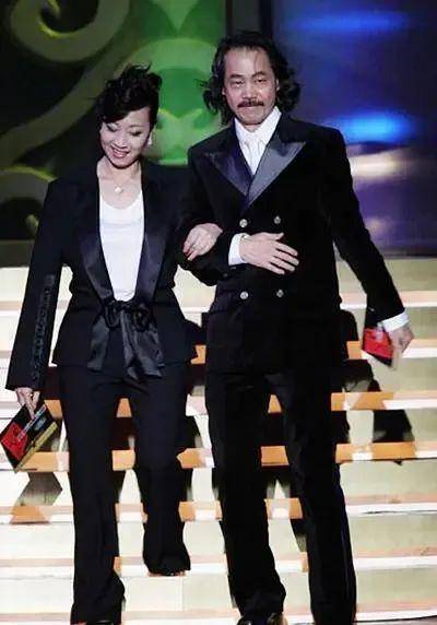 只是令他想不到的是,自己居然会凭借周星驰的电影功夫里包租公一角火