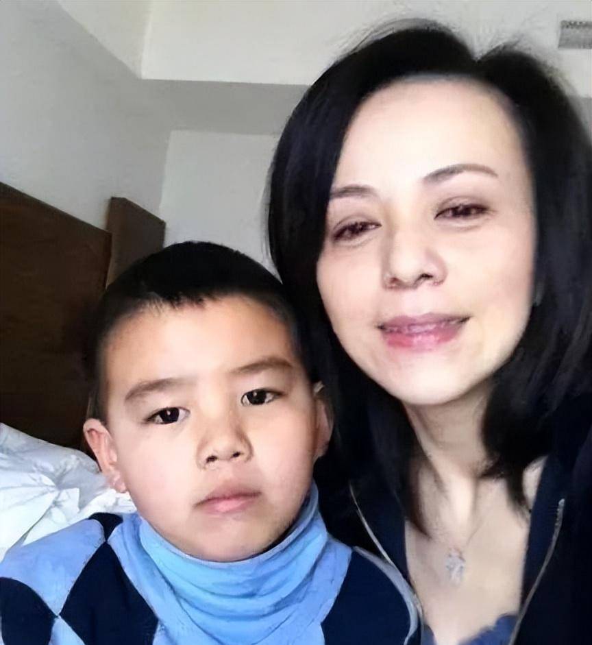 王琳,蜂腰美腿宛如少女,两段婚姻失败后,至今仍单身_香港_奇迹_前夫