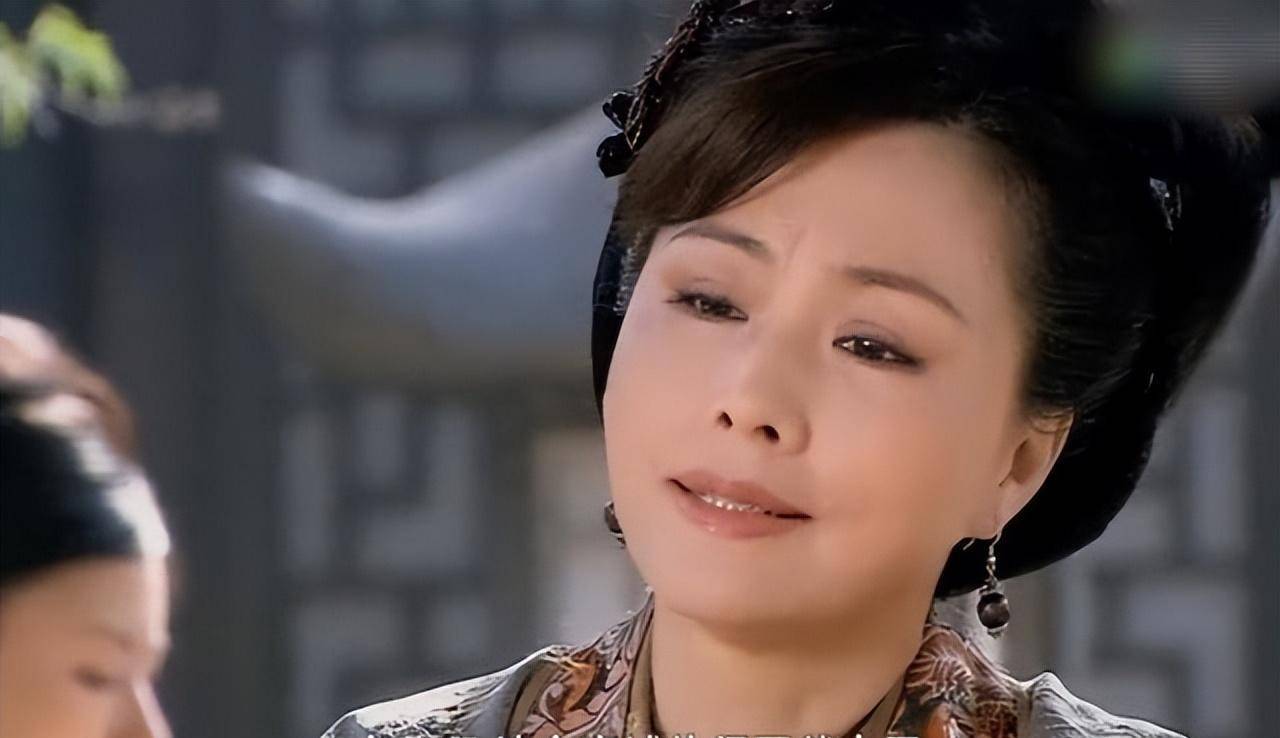 80年代当红女星赵娜,巅峰时隐退卖啤酒,如今过得怎么样了?