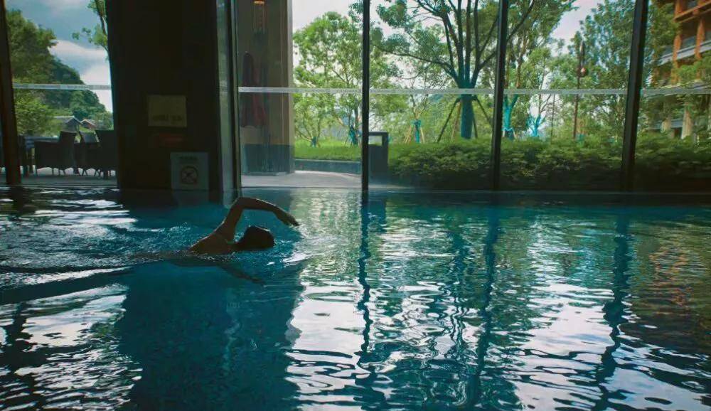 何洁晒照为儿子庆生,7岁七宝与妹妹温馨互动,赫子铭线上送祝福_孩子