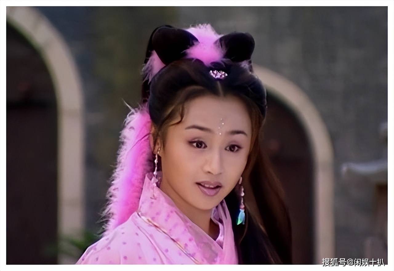 成为了当年爆火的现象级剧作,后来戏约不断出演了:《群英会》,《都市