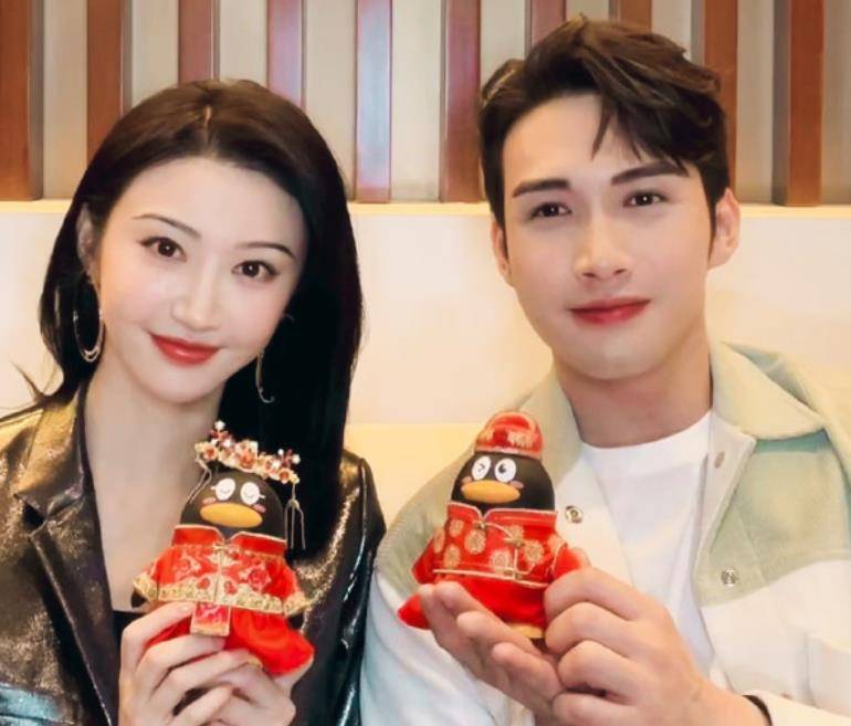 《司藤》制片人晒照,景甜张彬彬美颜变了样,观众直呼认不出_贾士凯