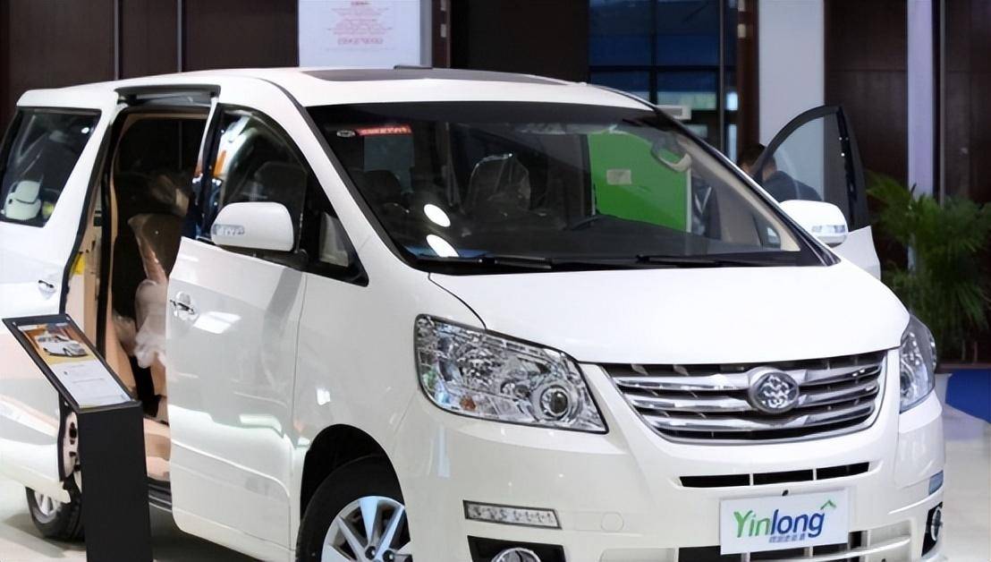 董明珠的银龙集团在2015年2月的时候就已经发布了主要车型银隆艾菲