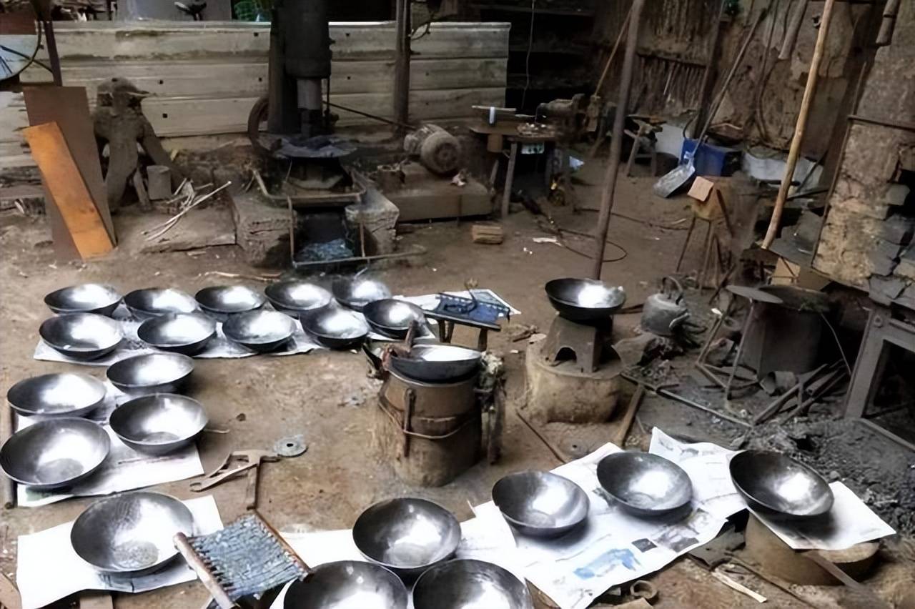 央视曾多次曝光的"毒铁锅",到底有多危险?