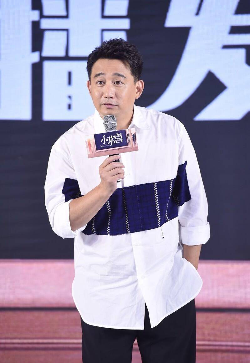 也一直都在家里照顾孩子,留黄磊一个人在娱乐圈打拼,后来黄磊年龄大了