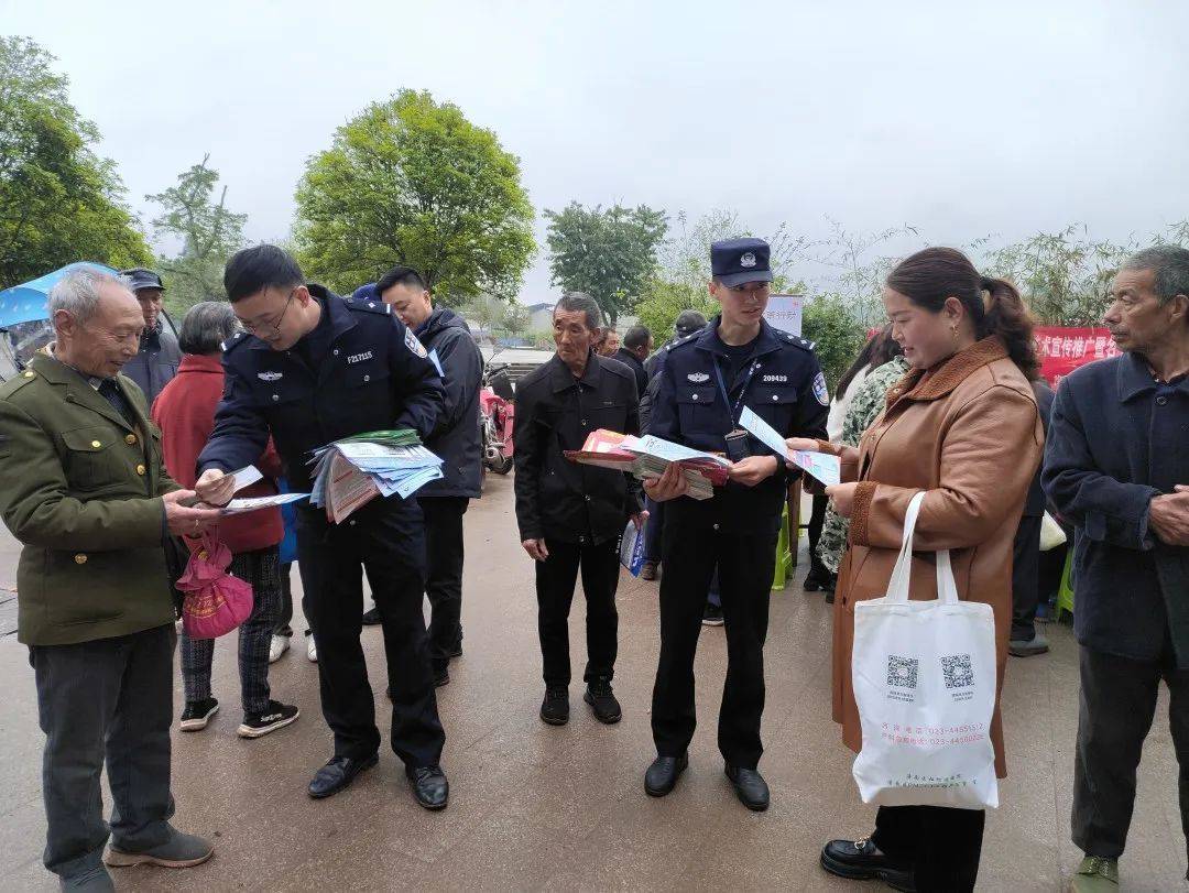 潼南黑警察图片