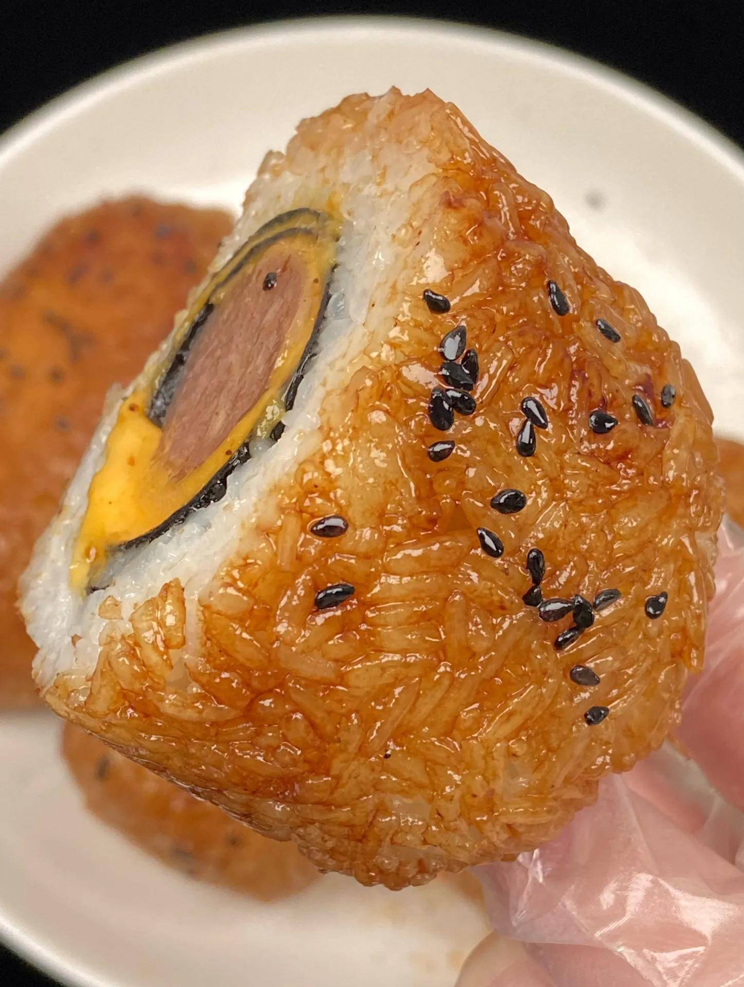 脆皮米饭热狗棒真的太好吃了一出锅孩子就抢光了