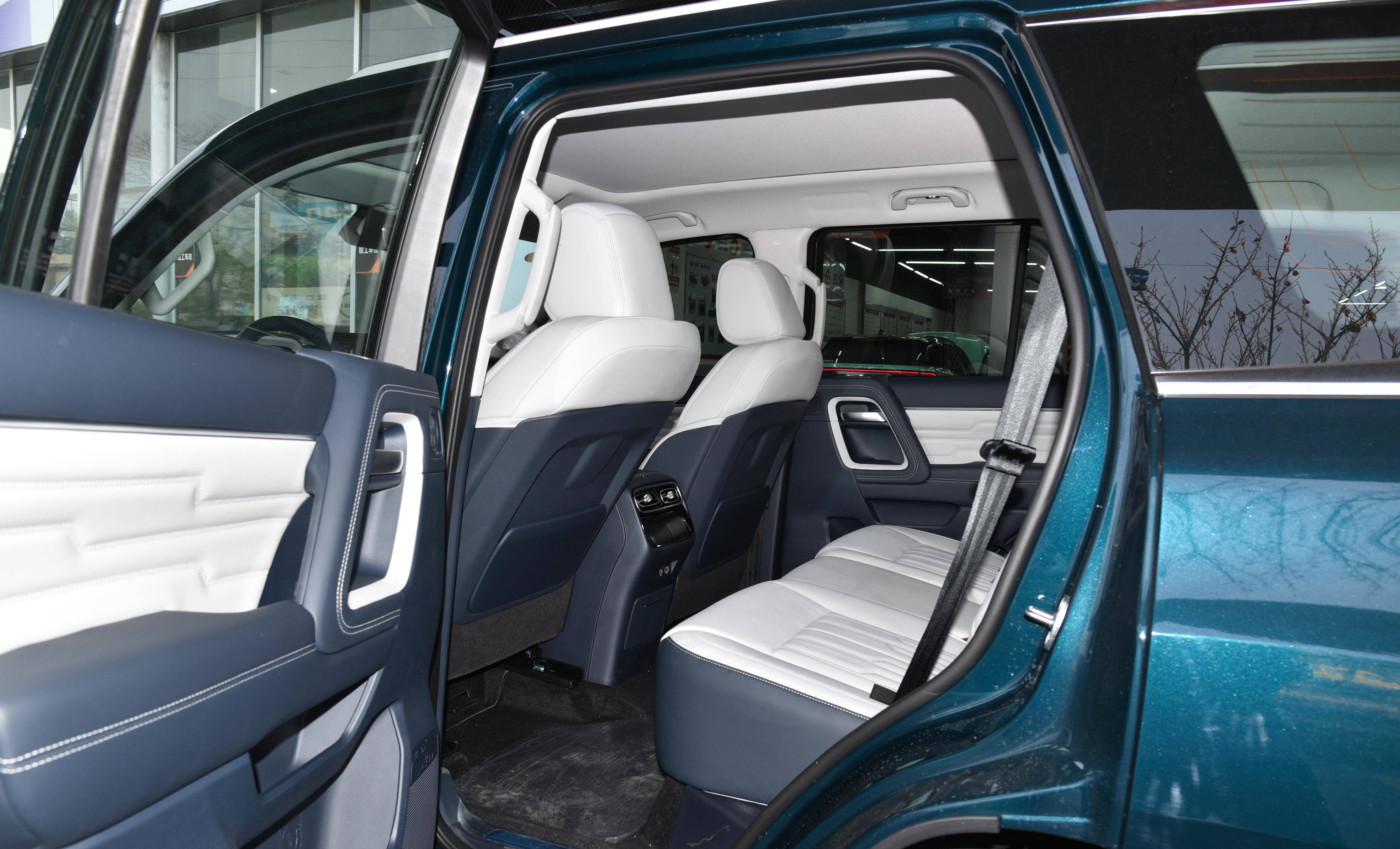 98万起,北京bj60是年轻人的第一台越野车?